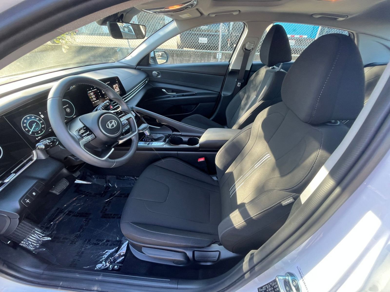 Used 2025 Hyundai Elantra SEL FWD image 28
