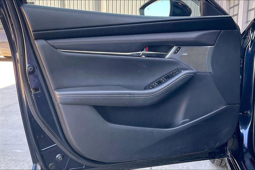 Used 2019 MAZDA MAZDA3 Hatchback w/ Preferred Package FWD image 22