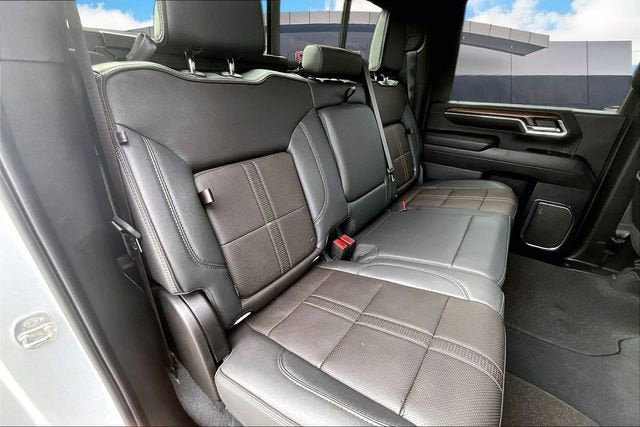Used 2024 Chevrolet Silverado 2500 High Country w/ Technology Package AWD/4WD image 27