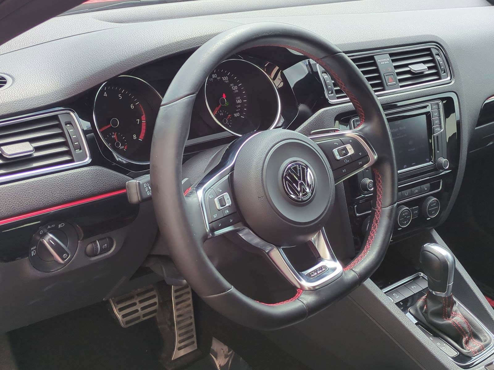 Used 2017 Volkswagen Jetta GLI FWD image 18