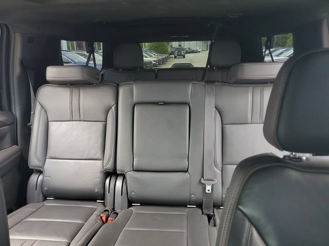 Used 2021 Chevrolet Suburban RST AWD/4WD image 16