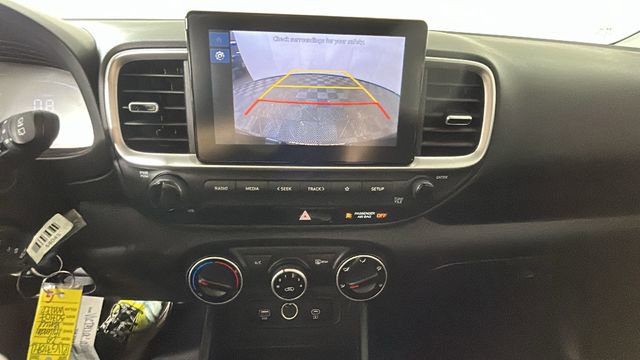Used 2024 Hyundai Venue SE FWD image 24