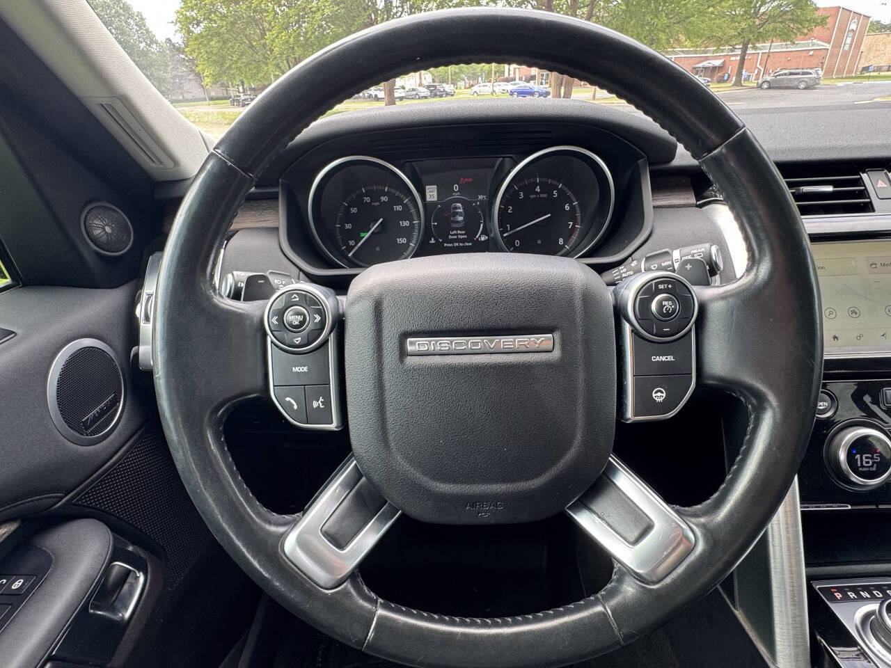 Used 2017 Land Rover Discovery HSE AWD/4WD image 21