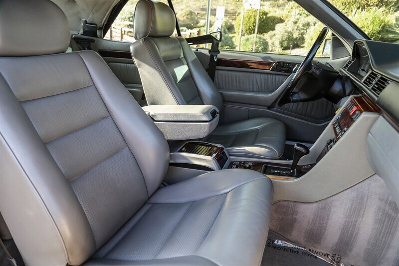 Used 1995 Mercedes-Benz E 320 Convertible image 55