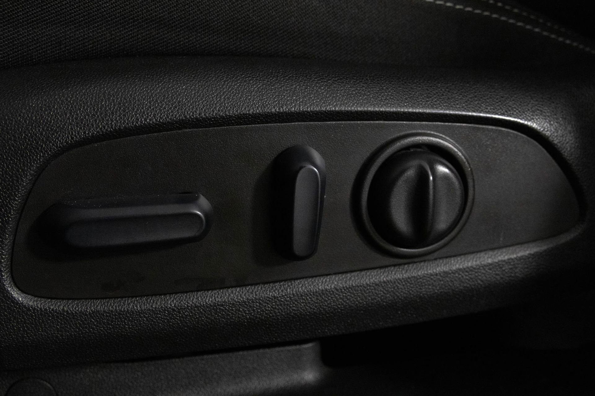 Used 2022 GMC Terrain SLE w/ Driver Convenience Package image 19