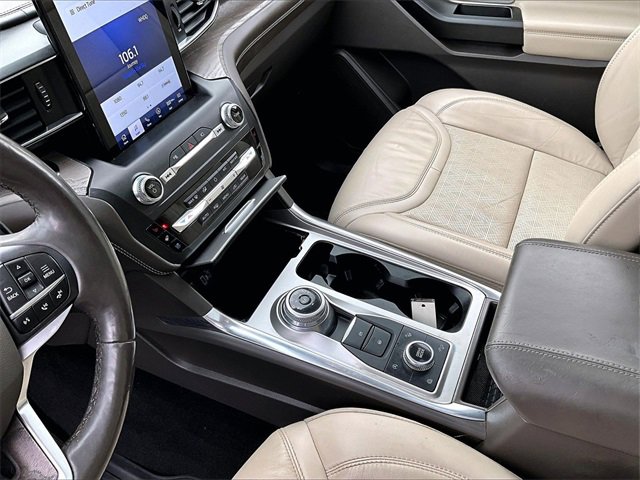 Used 2020 Ford Explorer Platinum w/ Premium Technology Package image 15