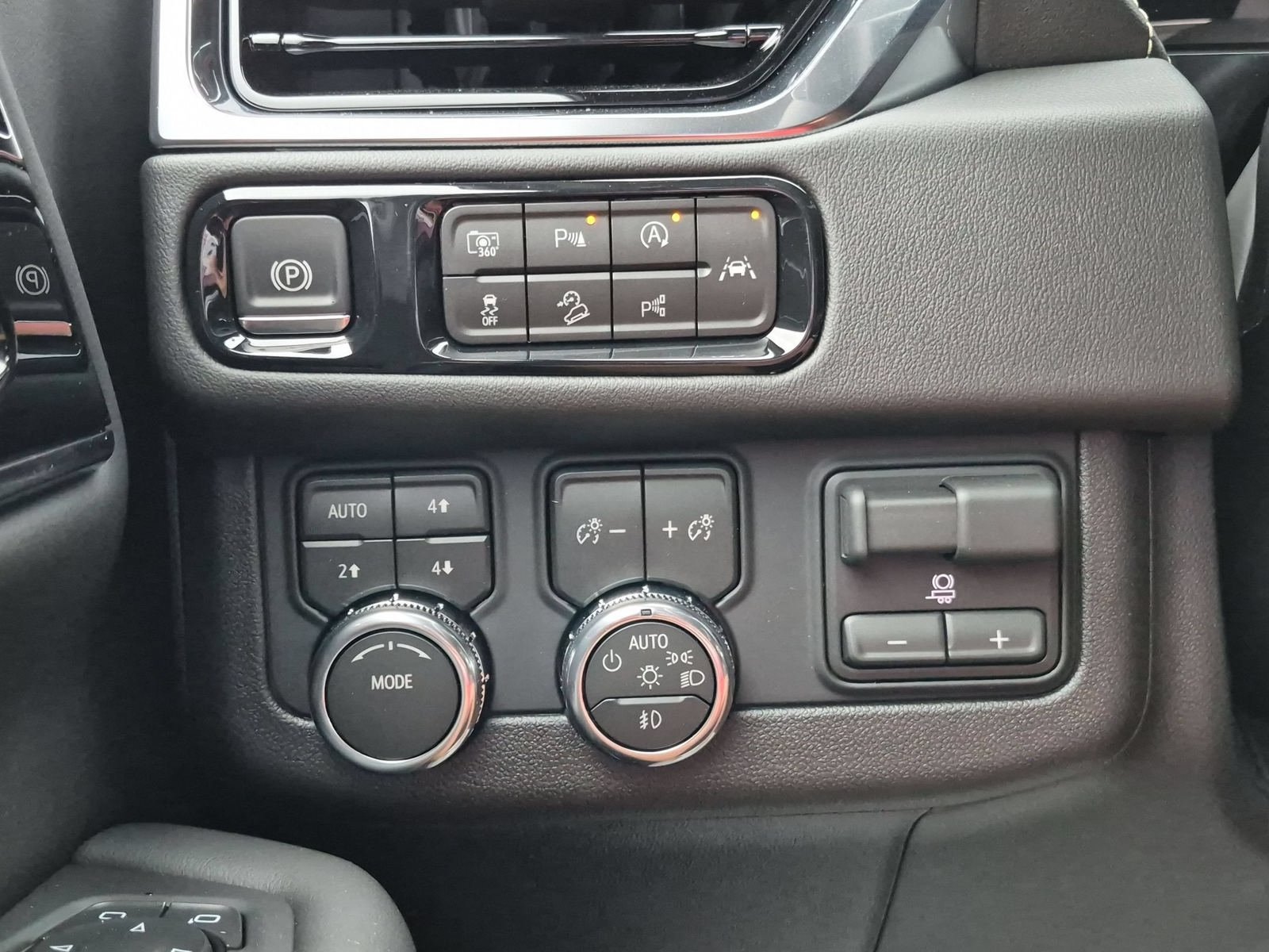 New 2027 GMC Yukon XL Elevation w/ Elevation Premium Package AWD/4WD image 16