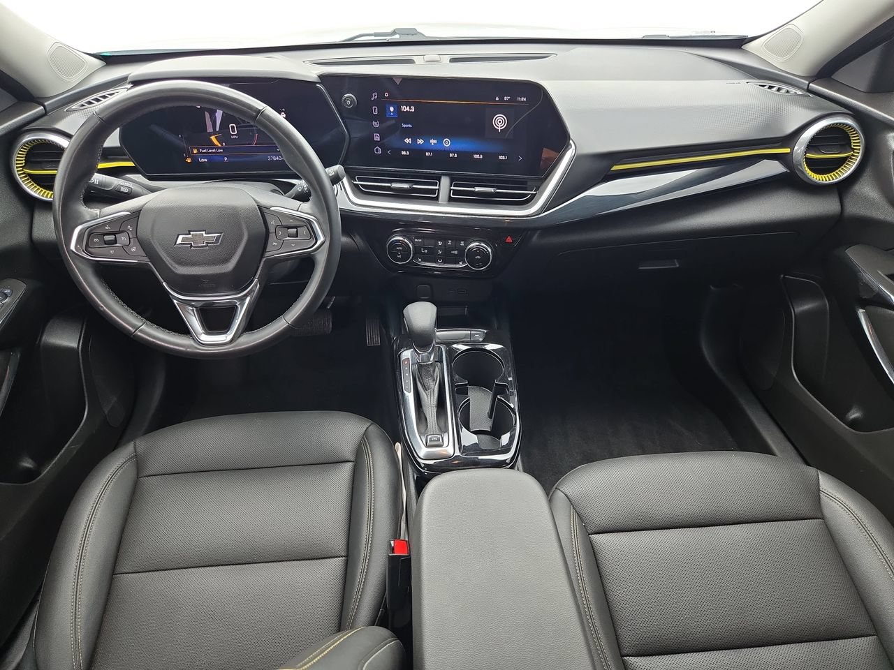 Used 2024 Chevrolet Trax ACTIV w/ Sunroof Package FWD image 9