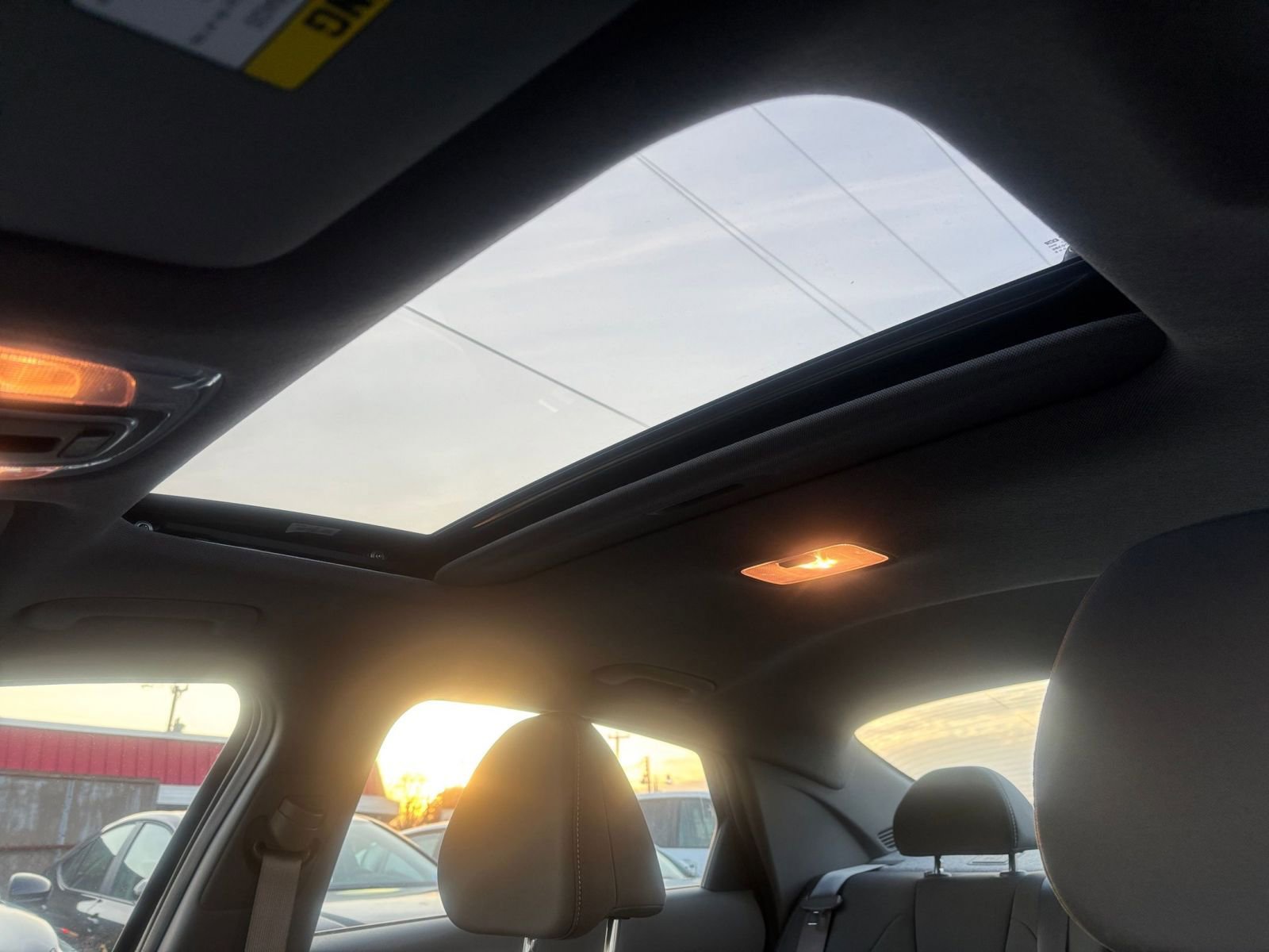 Used 2025 Hyundai Elantra SEL image 31