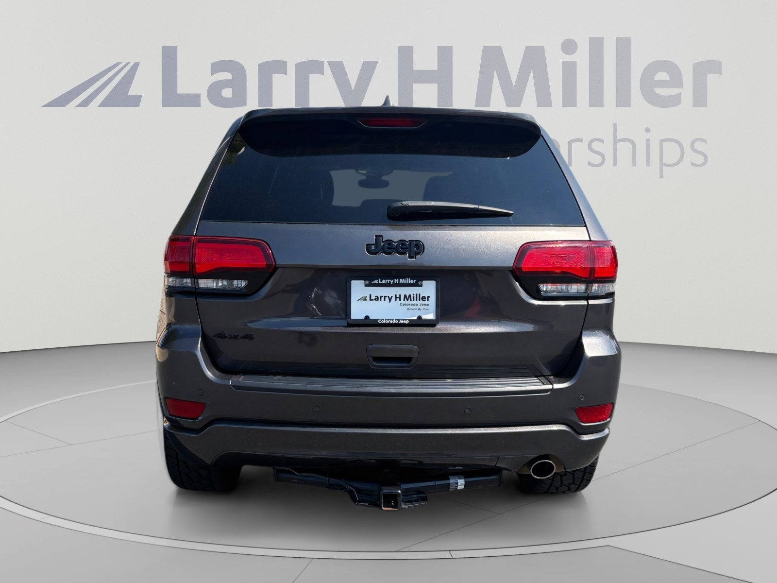 Used 2019 Jeep Grand Cherokee Altitude AWD/4WD image 4