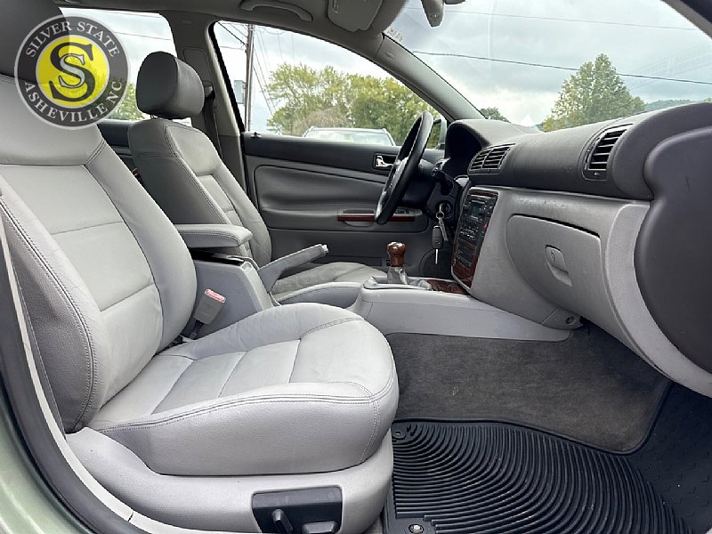 Used 2003 Volkswagen Passat GLX image 18