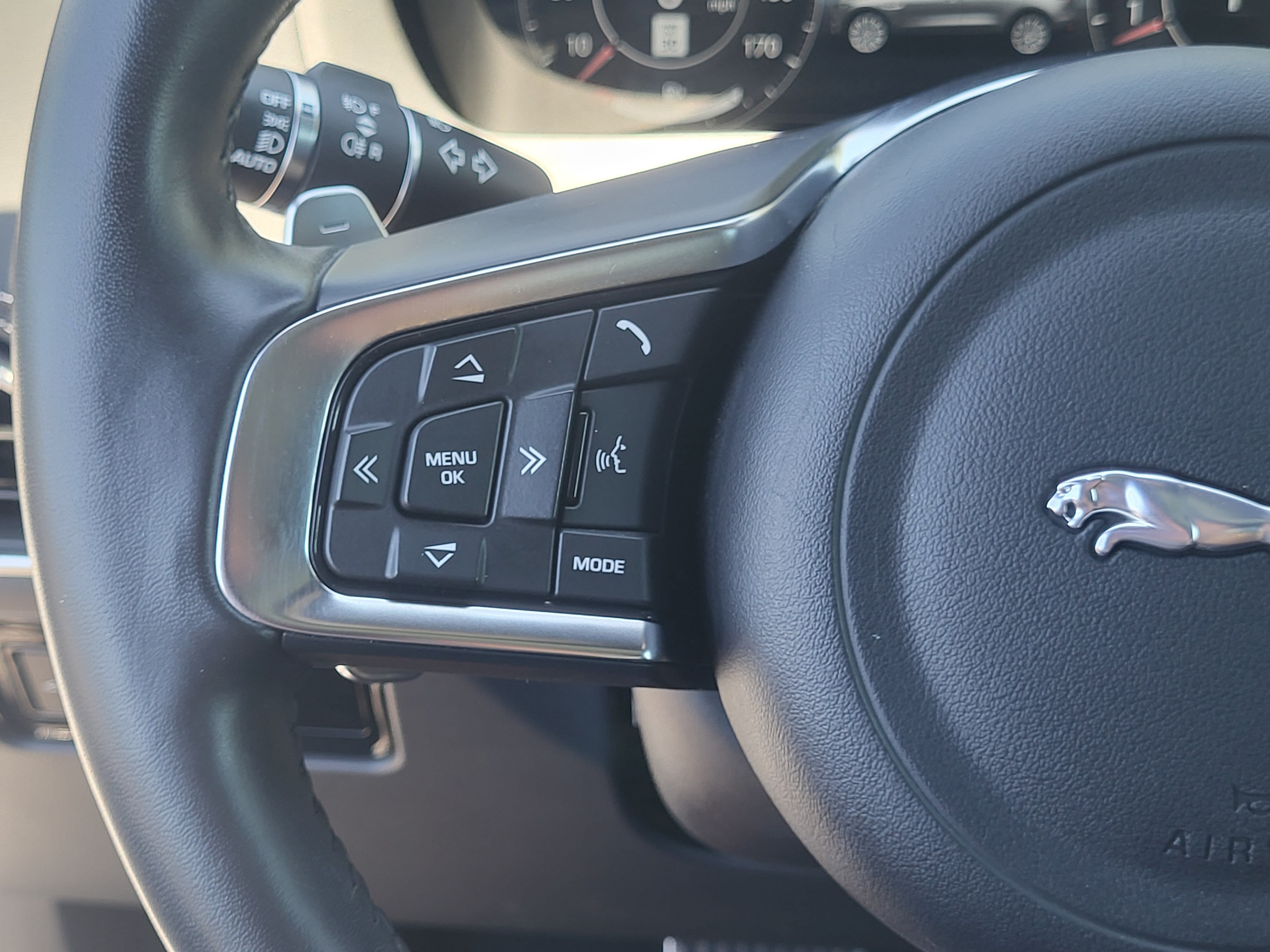 Used 2019 Jaguar F-PACE R-Sport AWD/4WD image 15