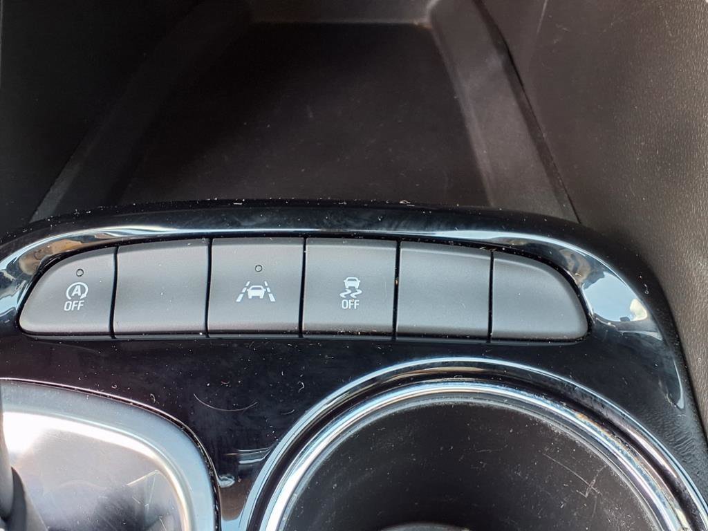 Used 2021 Buick Encore GX Select FWD image 19