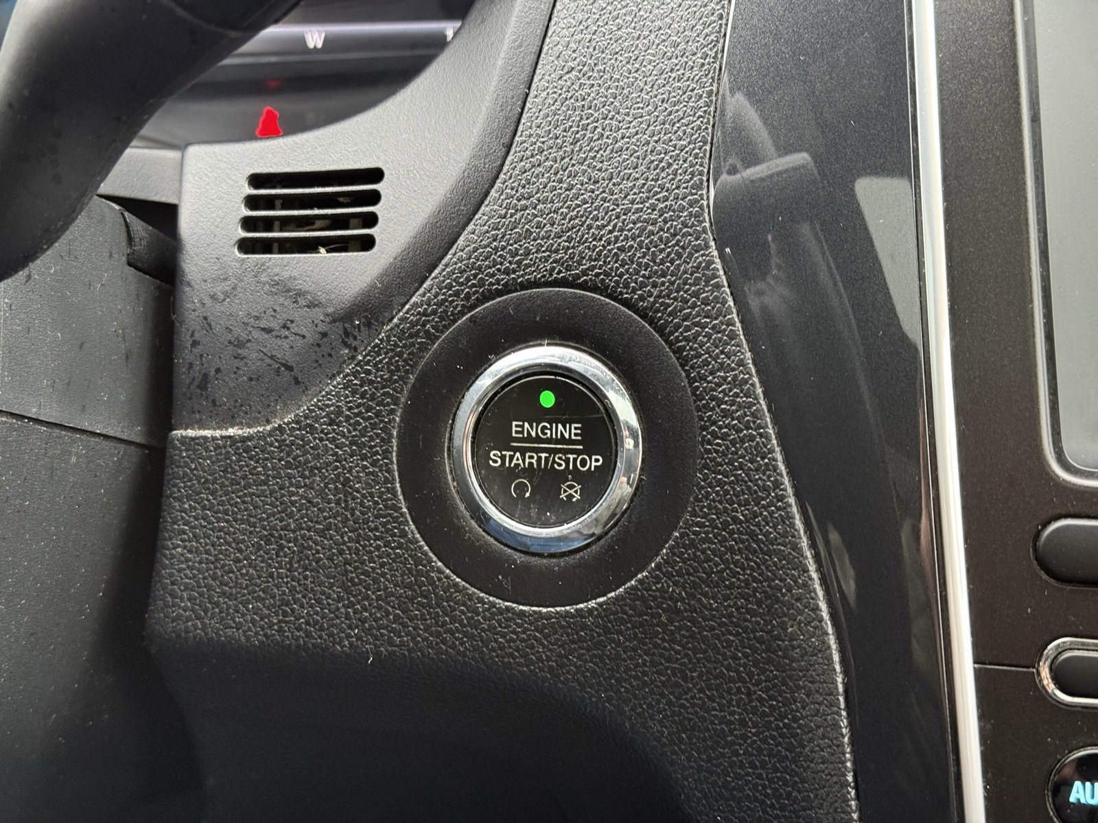 Used 2017 Ford Explorer Limited image 29