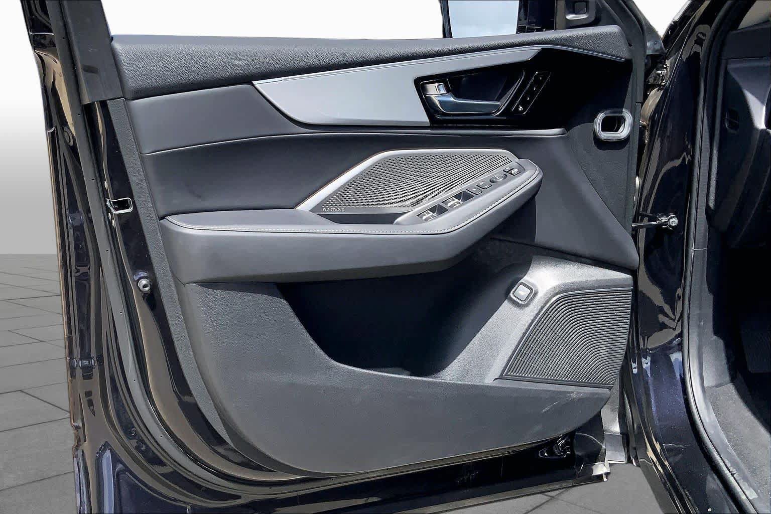 Used 2023 Acura MDX FWD w/ Technology Package image 20