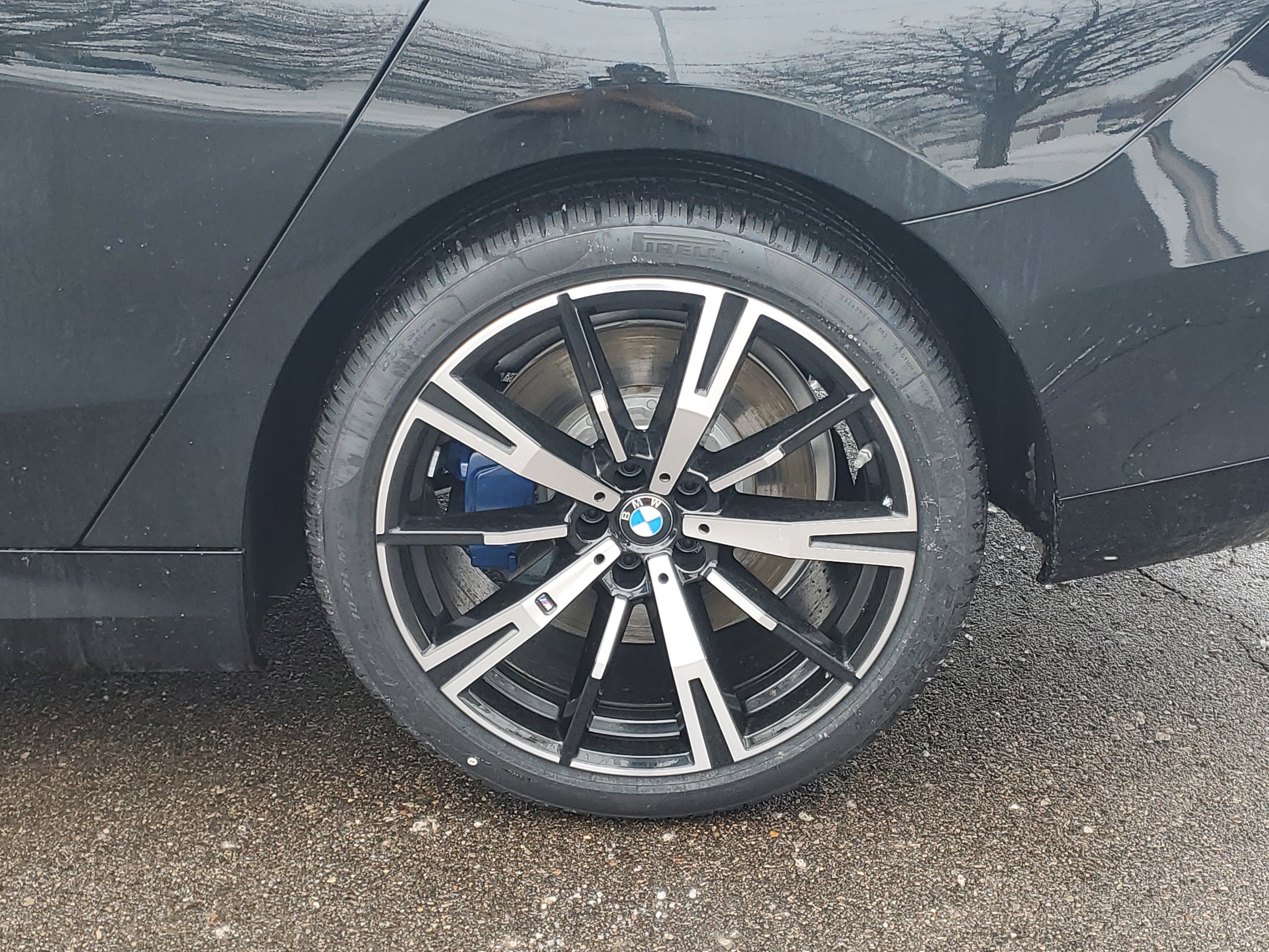 New 2026 BMW 550e xDrive w/ Executive Package image 27