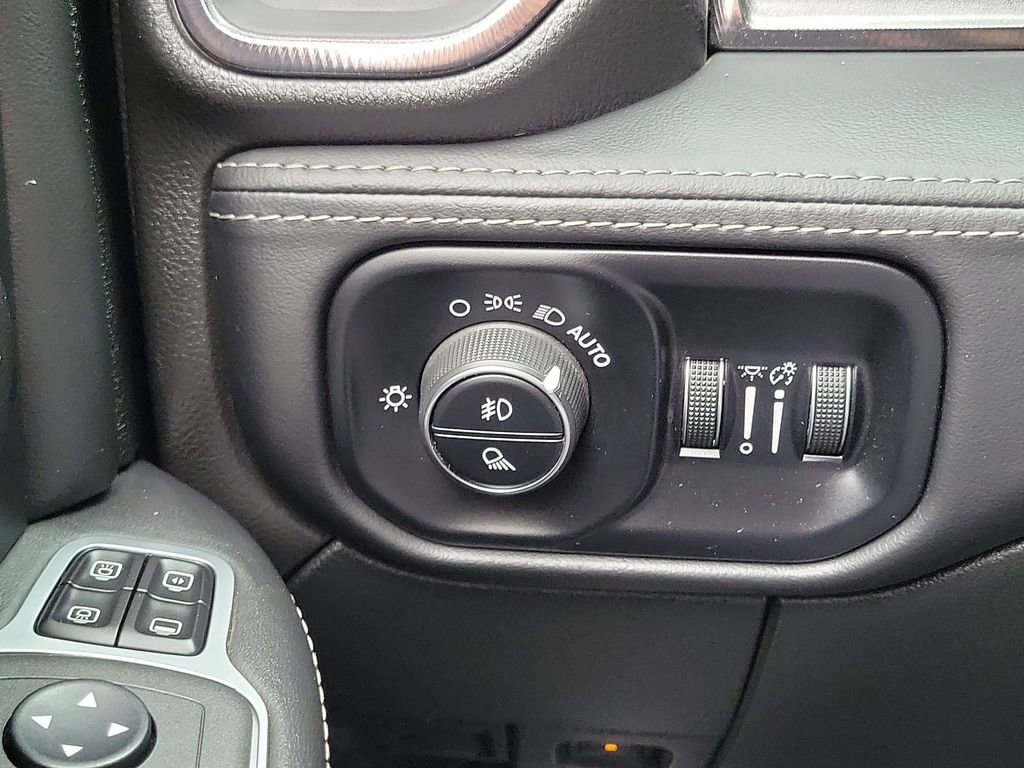 Used 2024 RAM 2500 Rebel w/ Towing Technology Group AWD/4WD image 18