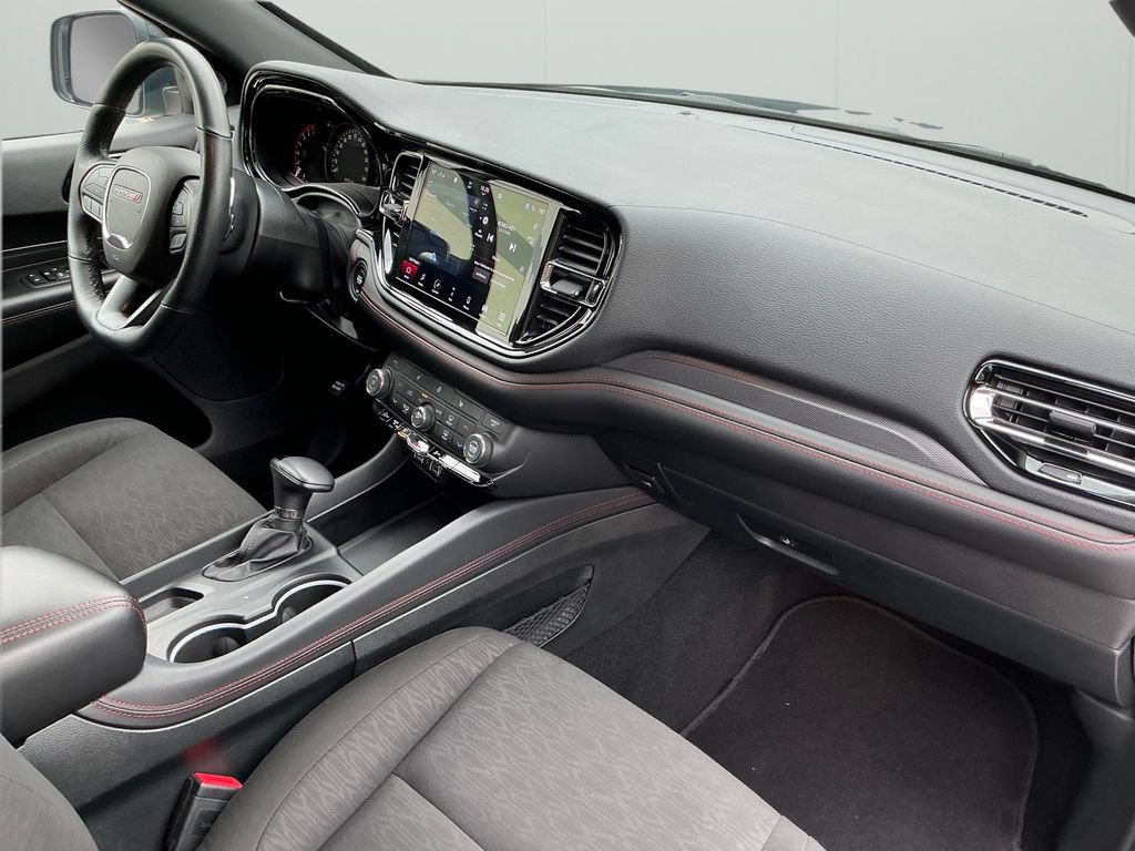 Used 2025 Dodge Durango GT AWD/4WD image 17