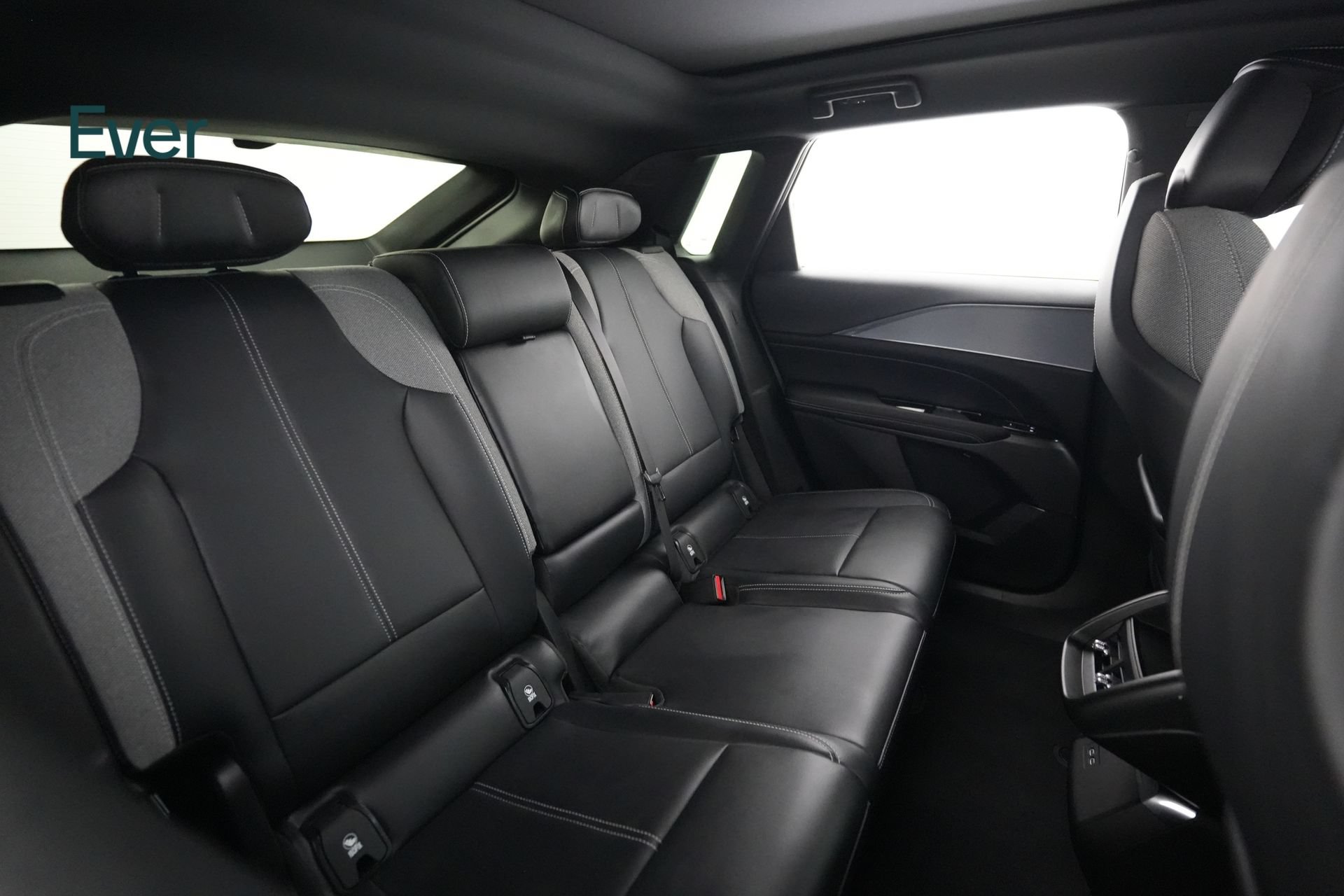 Used 2024 Cadillac Lyriq Tech w/ LPO, Floor Liner Package RWD image 5