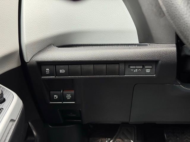 Certified 2025 Toyota Sienna LE image 37