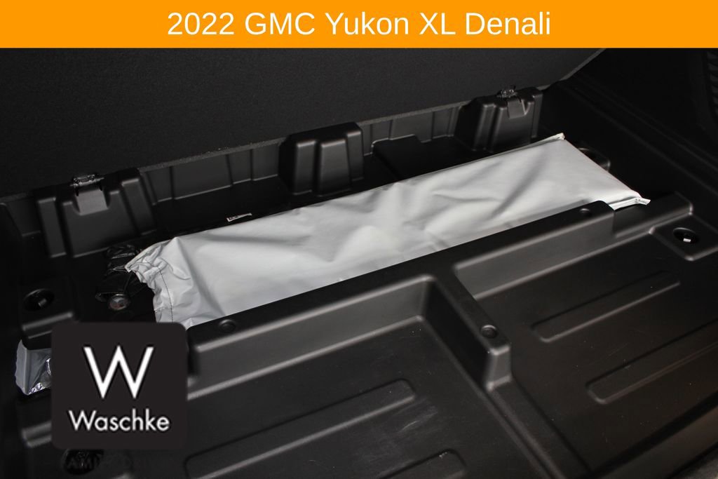 Used 2022 GMC Yukon XL Denali w/ Denali Premium Package AWD/4WD image 25