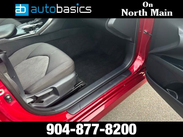 Used 2020 Toyota Camry LE image 11