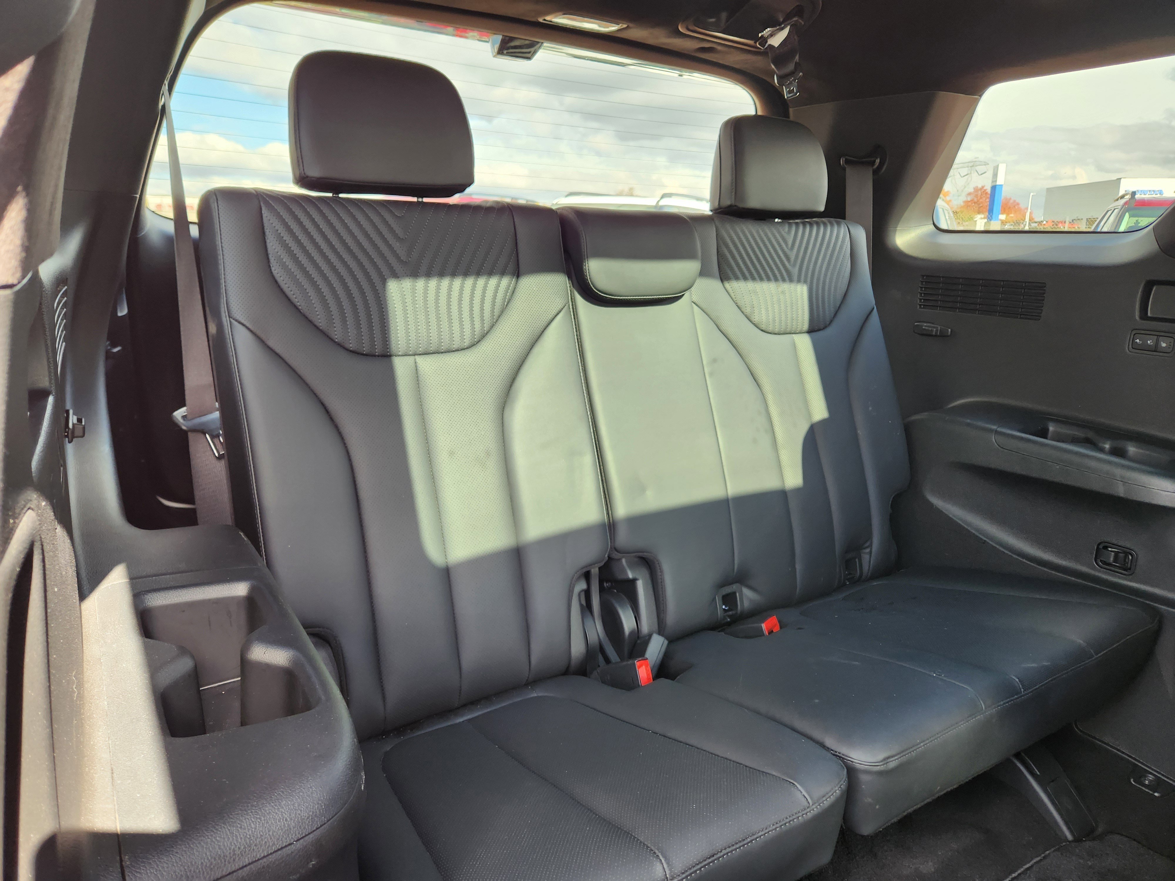 Used 2023 Hyundai Palisade Calligraphy image 15