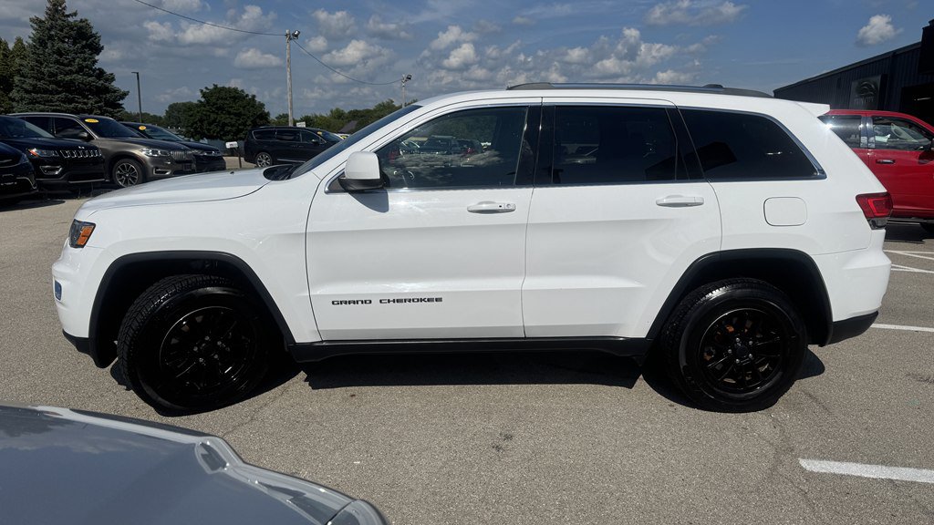 Used 2018 Jeep Grand Cherokee Laredo AWD/4WD image 5
