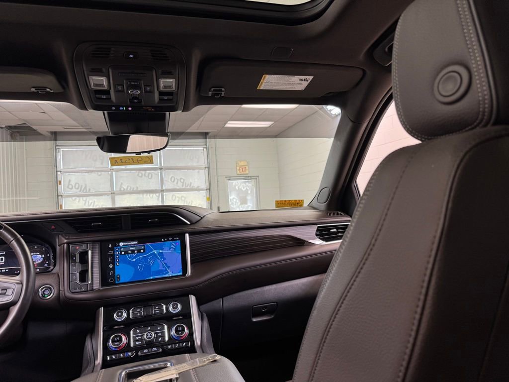 Used 2023 GMC Yukon XL Denali w/ Advanced Technology Package AWD/4WD image 25