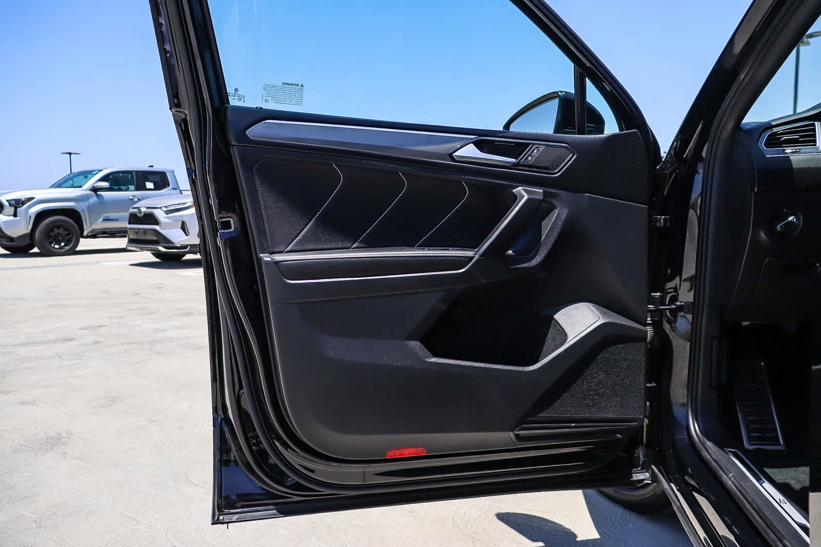 Certified 2023 Volkswagen Tiguan SE R-Line FWD image 19