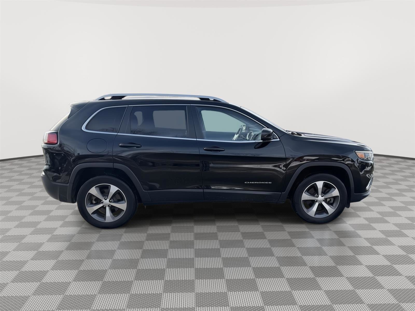 Used 2020 Jeep Cherokee Limited image 9