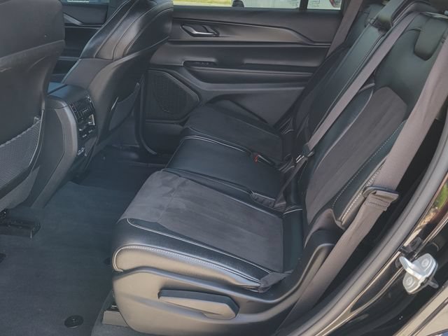 Used 2023 Jeep Grand Cherokee L Laredo AWD/4WD image 8