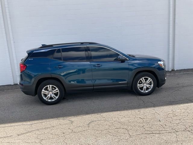 Used 2020 GMC Terrain SLE w/ Driver Convenience Package image 3