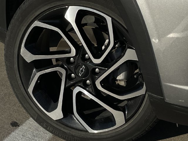 Used 2024 Chevrolet Trax RS w/ Sunroof Package FWD image 9