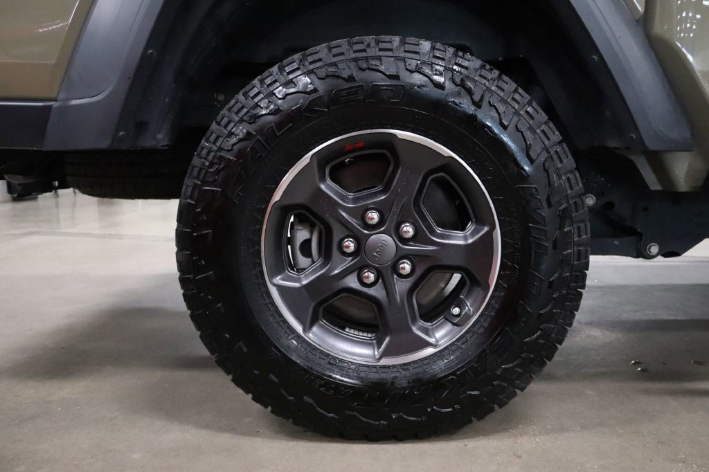 Used 2020 Jeep Gladiator Sport image 37