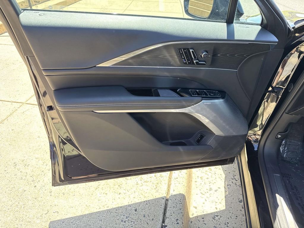 Used 2024 Cadillac Lyriq Sport AWD/4WD image 28