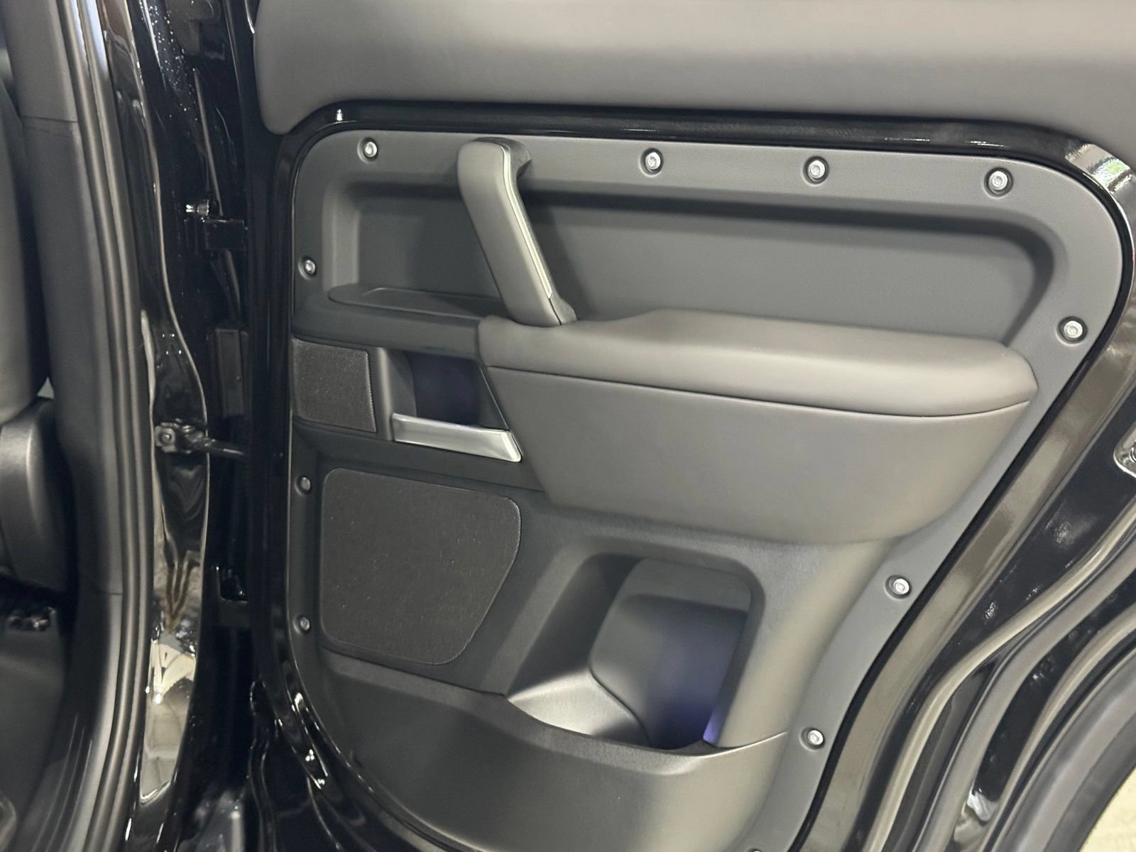 New 2026 Land Rover Defender 110 X-Dynamic SE AWD/4WD image 45