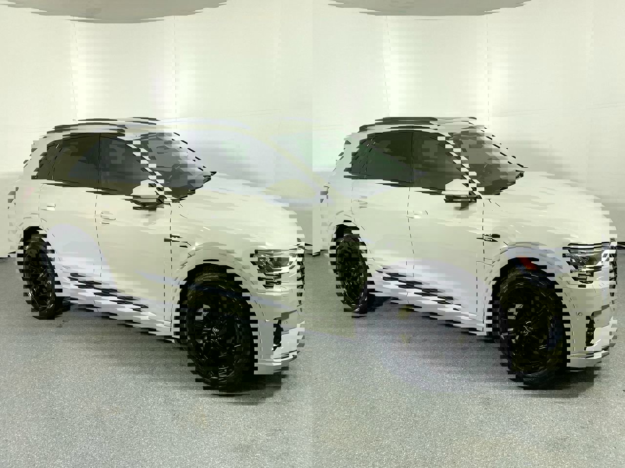 Certified 2021 Audi e-tron Premium w/ Convenience Plus Package image 29