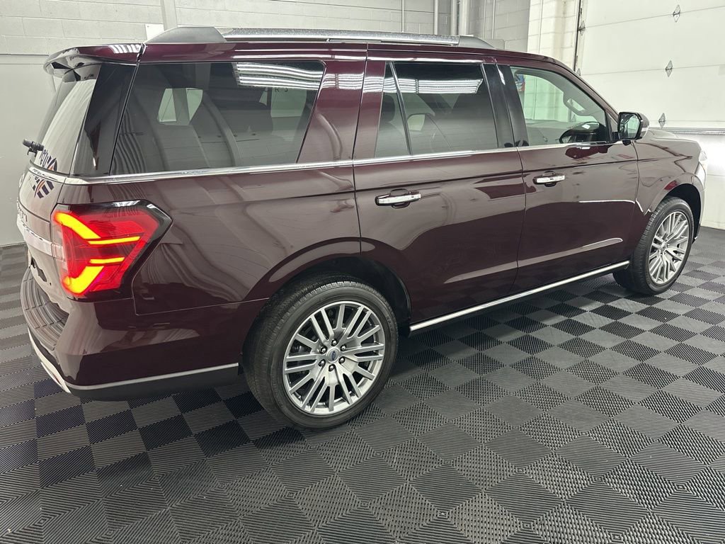 Used 2024 Ford Expedition Limited AWD/4WD image 10