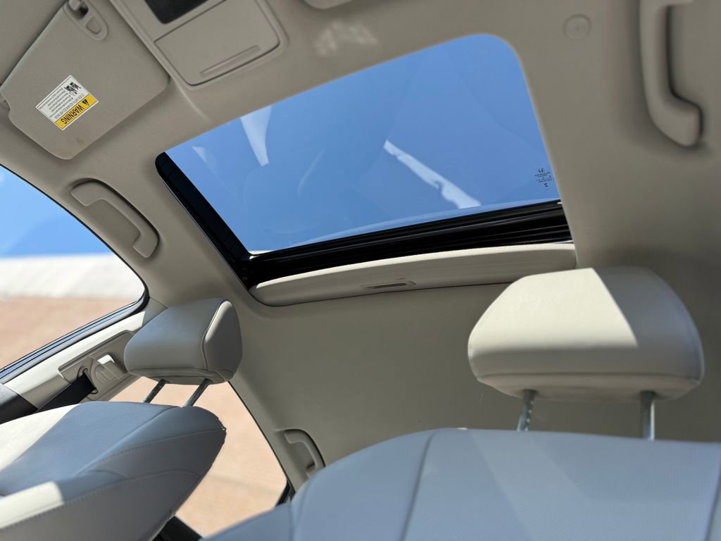 Used 2024 Honda Accord Touring image 9
