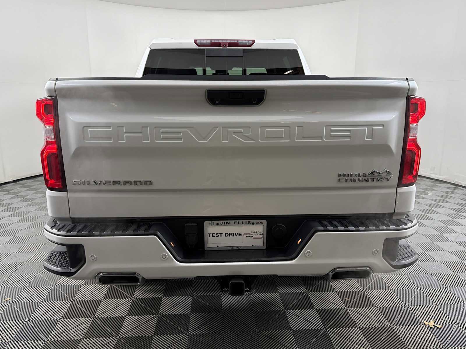 Used 2023 Chevrolet Silverado 1500 High Country w/ High Country Premium Package image 5
