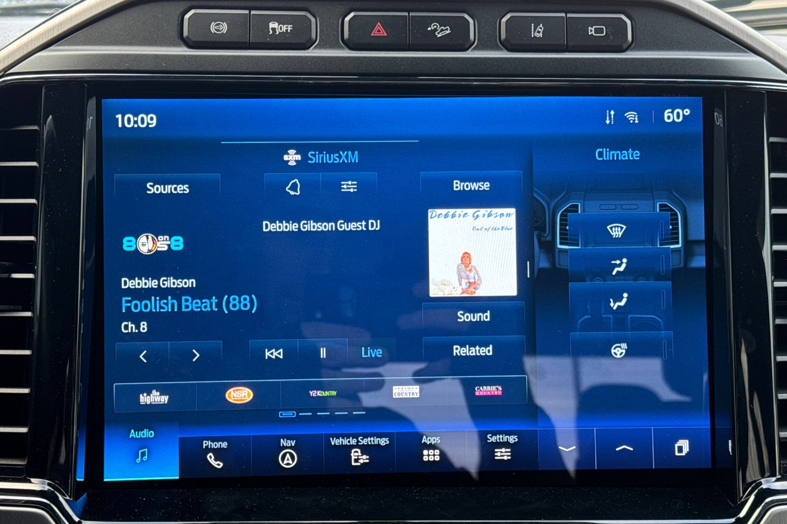 Used 2022 Ford F350 Platinum image 17