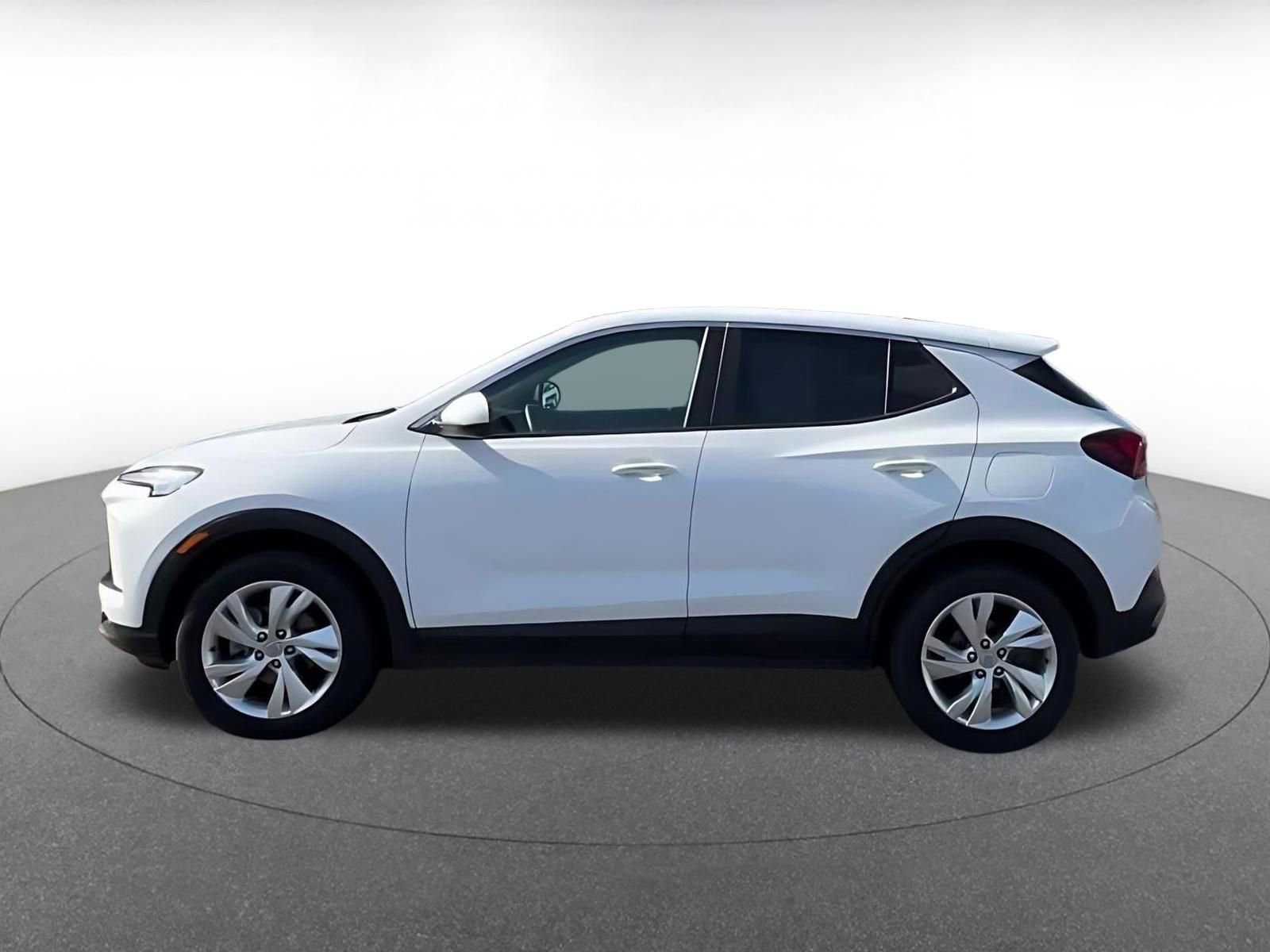 Used 2025 Buick Encore GX Preferred AWD/4WD image 8