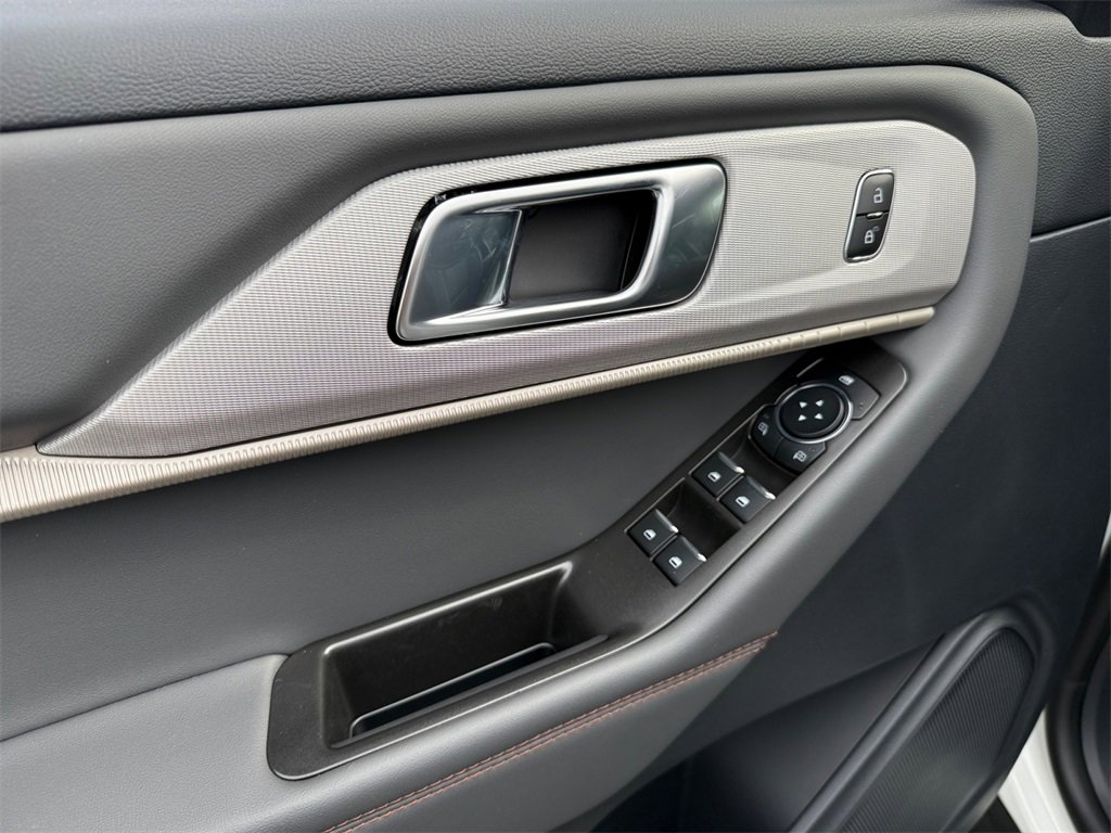 New 2025 Ford Explorer Active w/ Active Comfort Package image 20