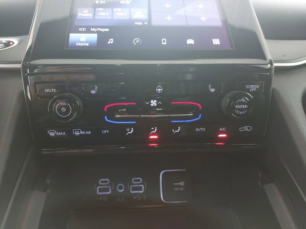 Used 2024 Jeep Grand Cherokee L Laredo image 23