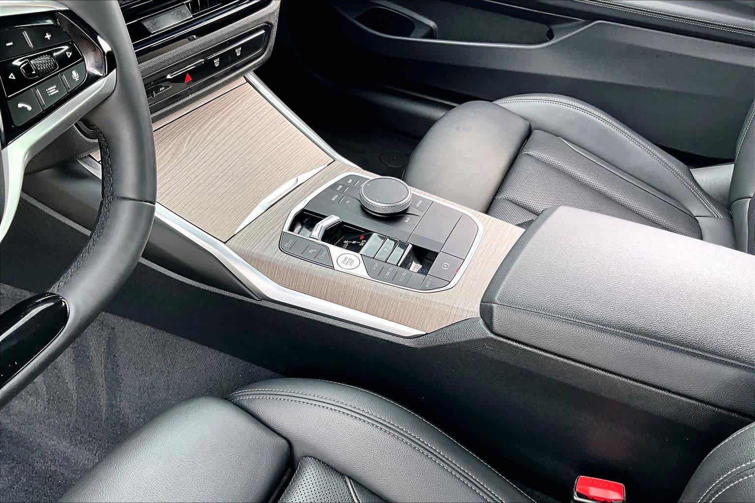 Used 2025 BMW 430i Coupe w/ Premium Package RWD image 13