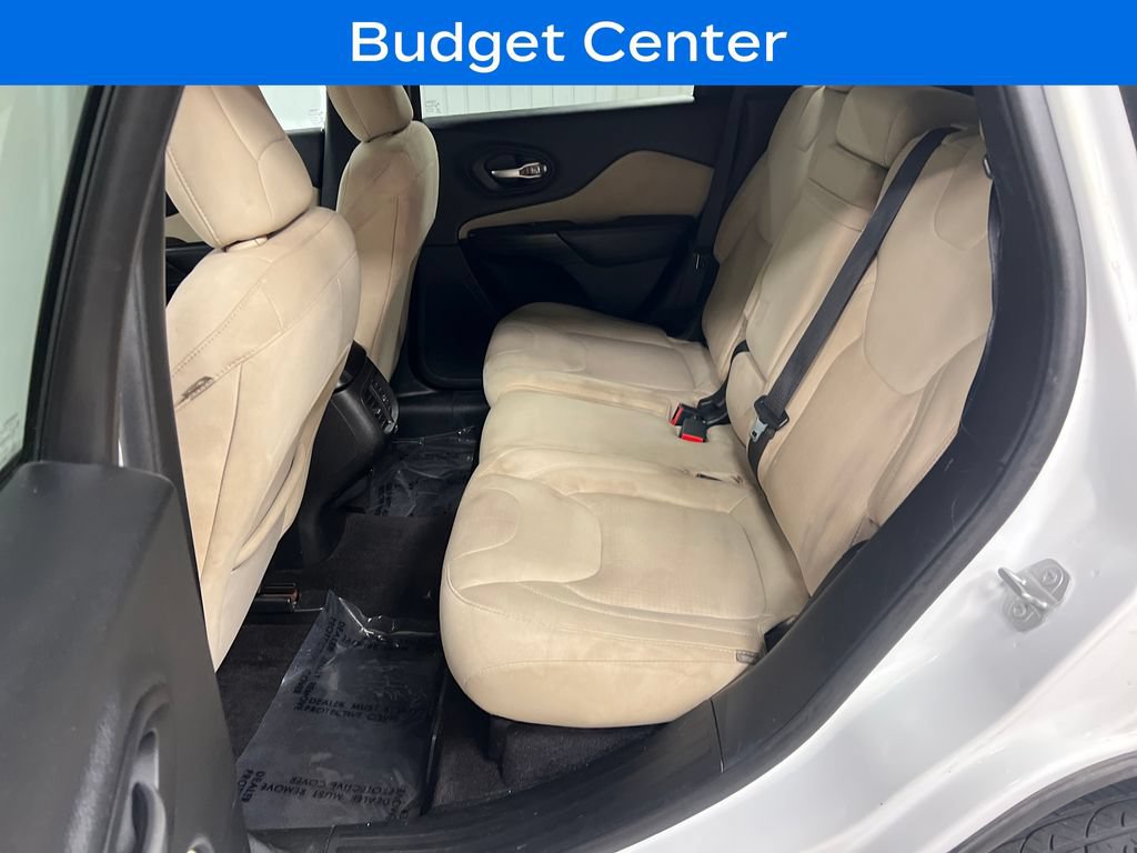 Used 2017 Jeep Cherokee Latitude w/ Safety/Convenience Group AWD/4WD image 13