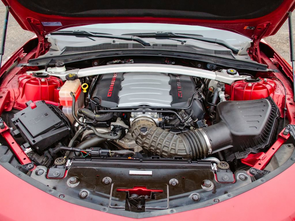 Used 2022 Chevrolet Camaro LT w/ Technology Package image 8