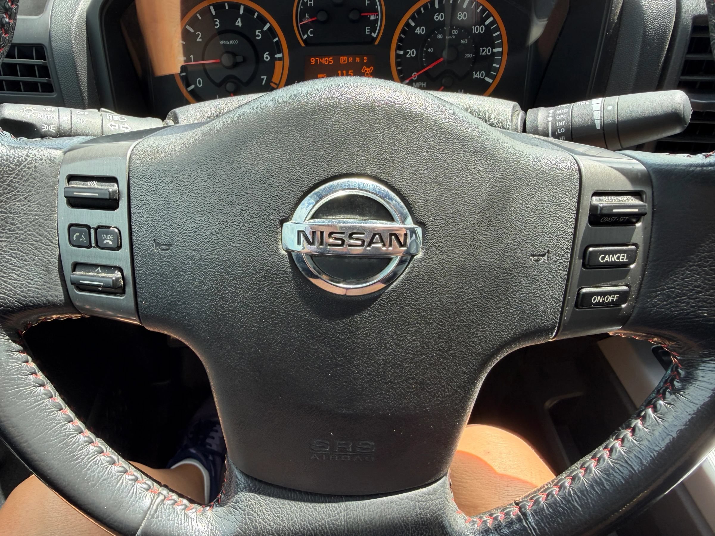 Used 2011 Nissan Titan 4x4 Crew Cab image 16
