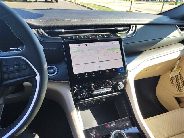 New 2025 Jeep Grand Cherokee Limited image 21